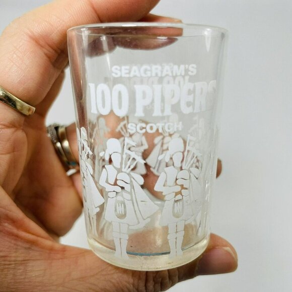 100 Pipers Shot Glass Seagram Scotch Whisky 2oz Clear Logo Drink Souvenir Small - Picture 2 of 12